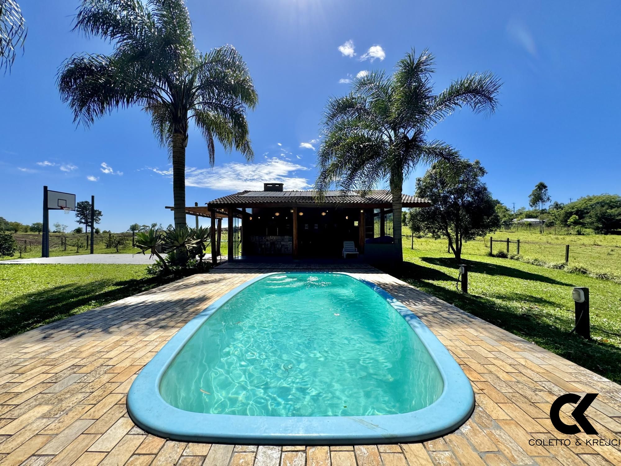 Chácara à venda com 2 quartos, 200m² - Foto 4