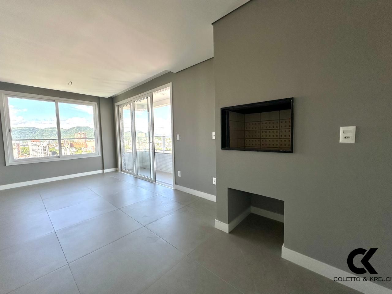 Apartamento à venda com 3 quartos, 121m² - Foto 3