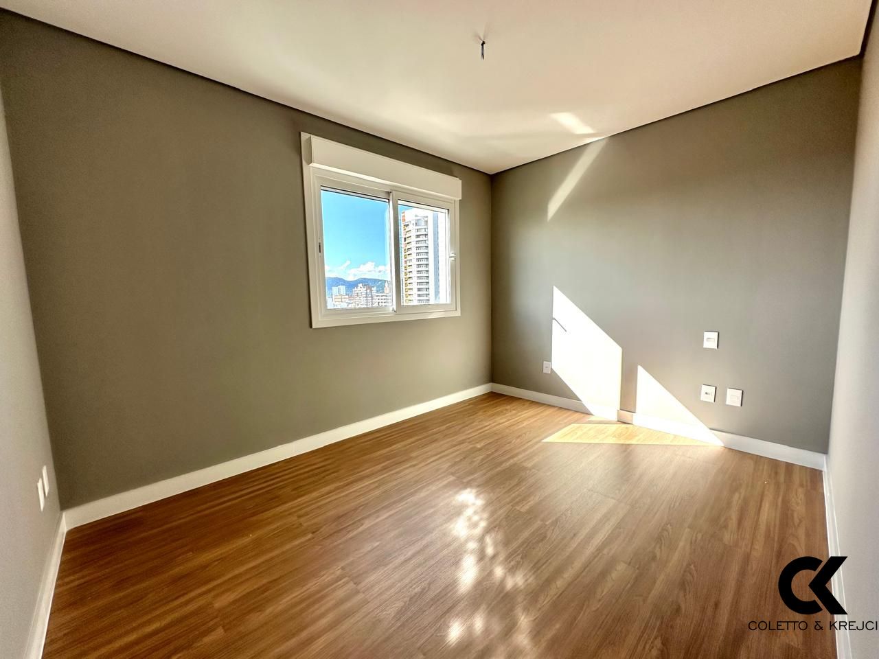 Apartamento à venda com 3 quartos, 121m² - Foto 14