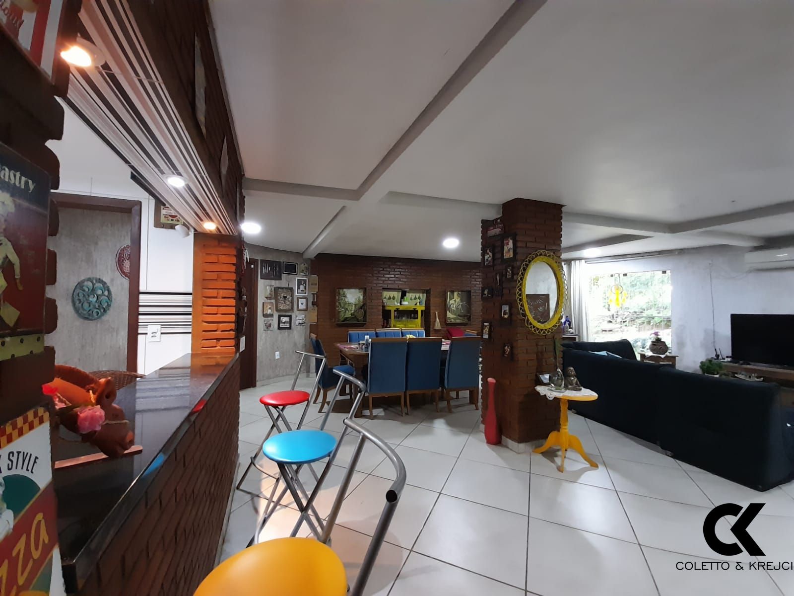 Casa à venda com 3 quartos, 220m² - Foto 8