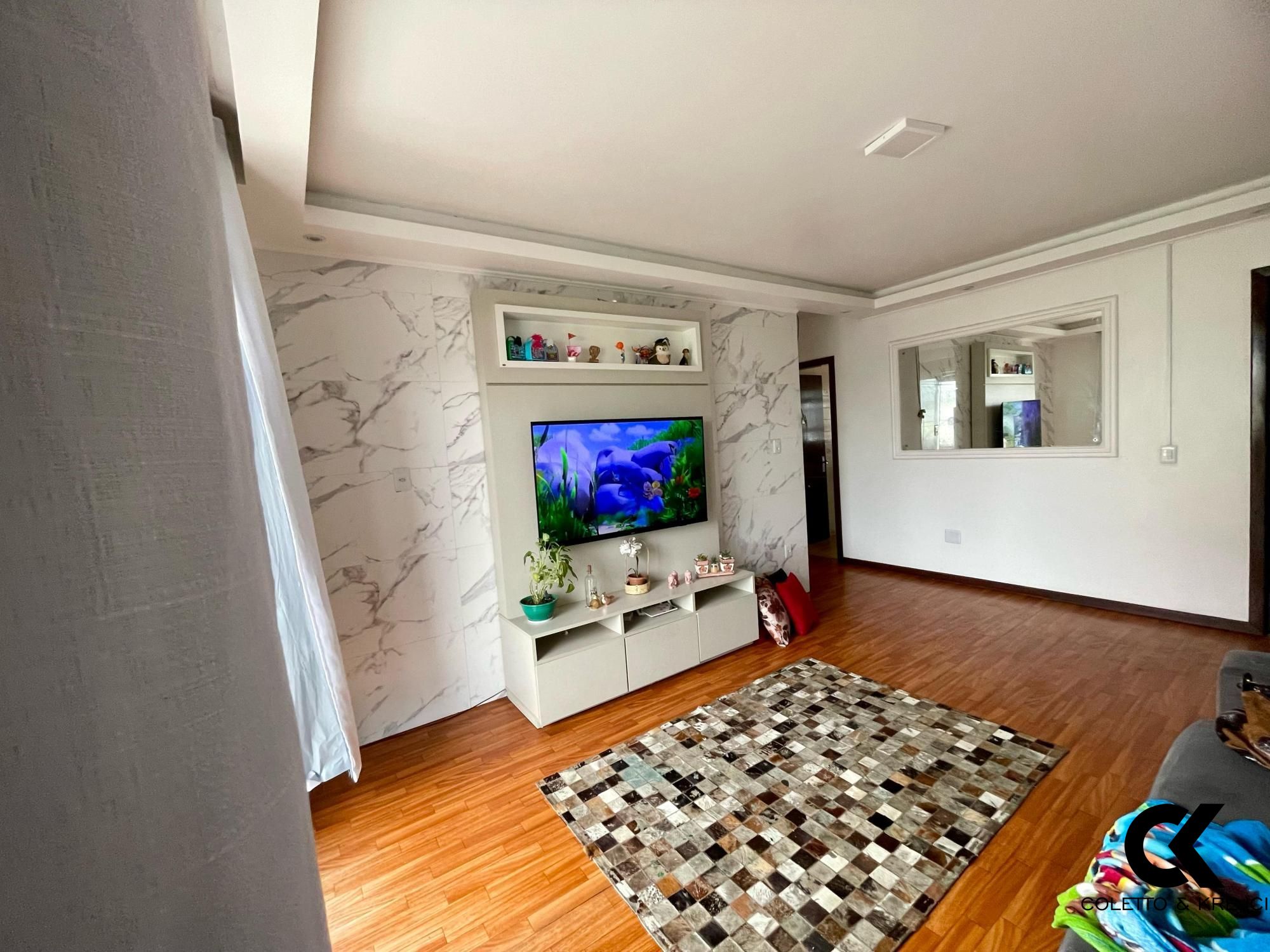 Apartamento à venda com 4 quartos, 137m² - Foto 2