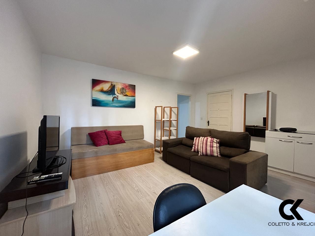 Apartamento à venda com 2 quartos, 72m² - Foto 2