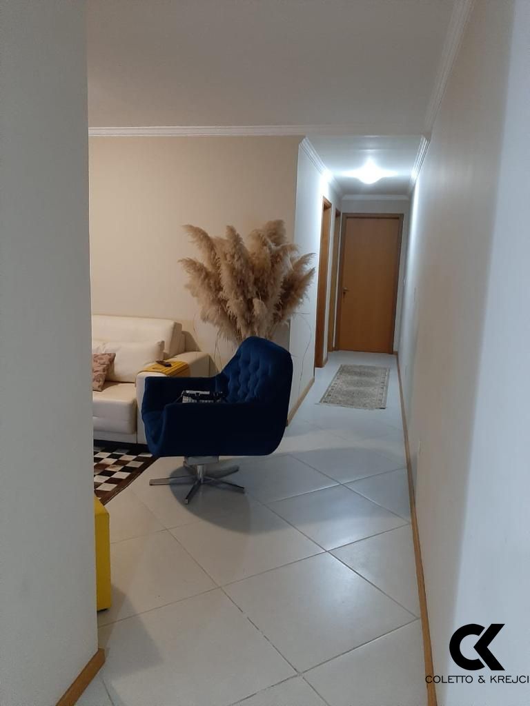 Apartamento à venda com 2 quartos, 68m² - Foto 4