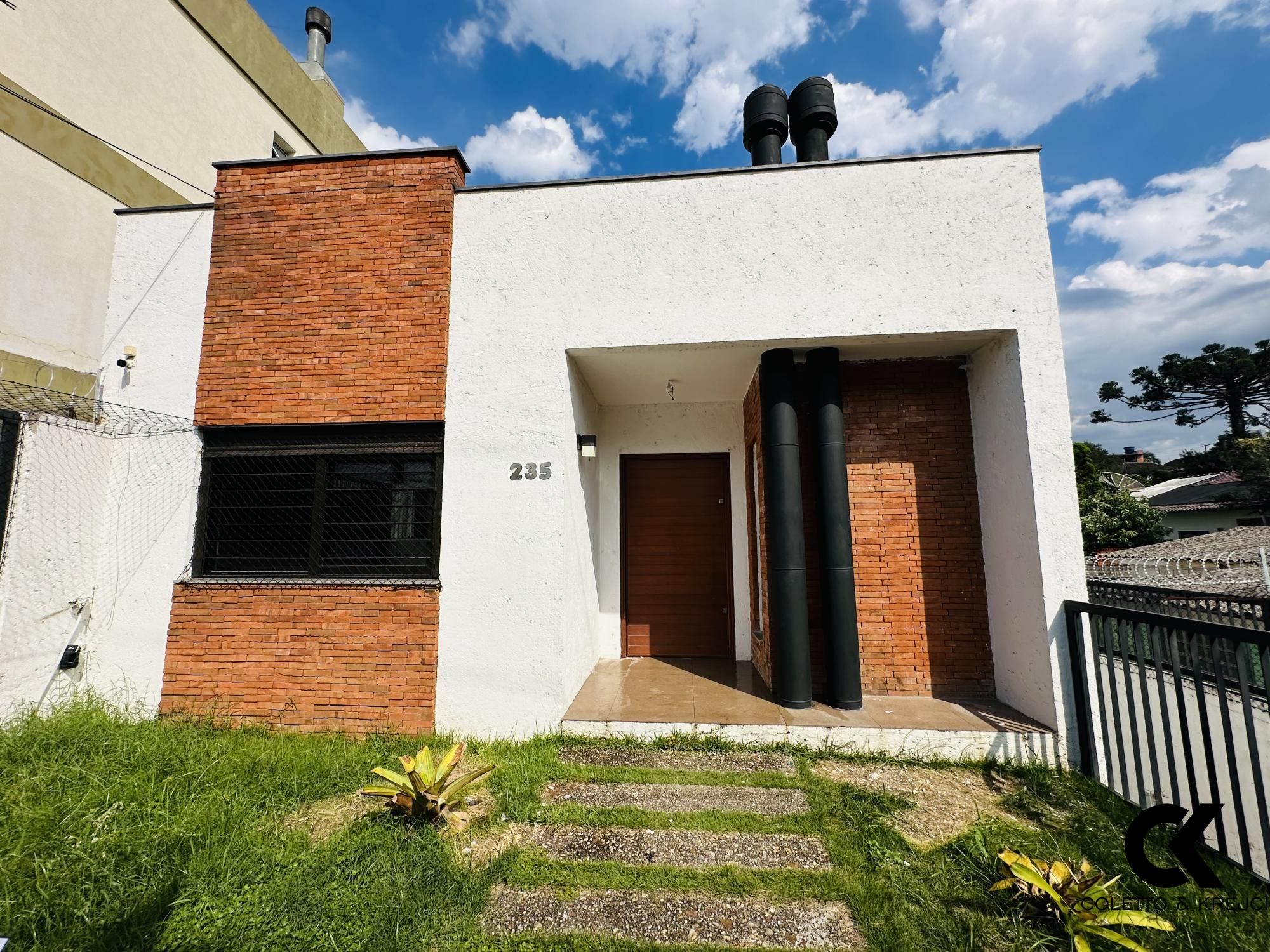 Casa, 3 quartos, 216 m² - Foto 1