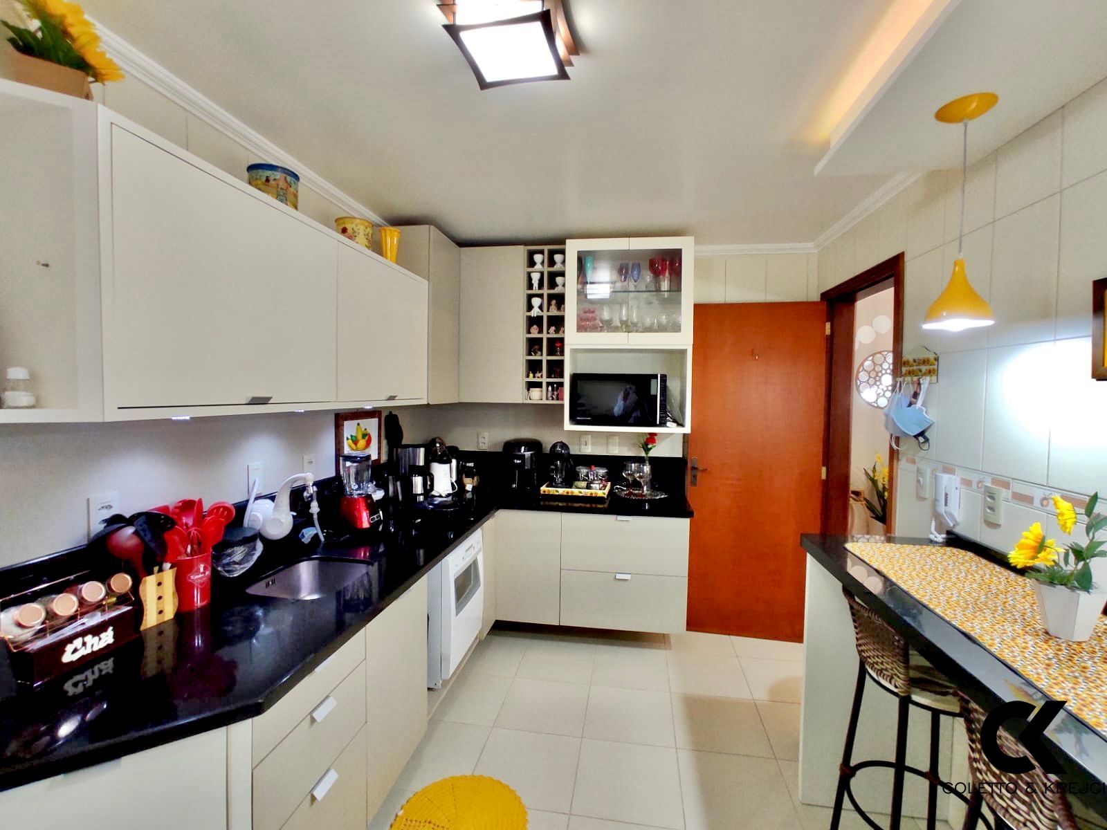 Apartamento à venda com 3 quartos, 93m² - Foto 8