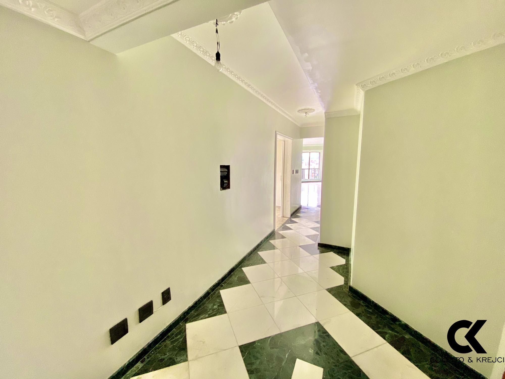 Apartamento à venda com 6 quartos, 341m² - Foto 2