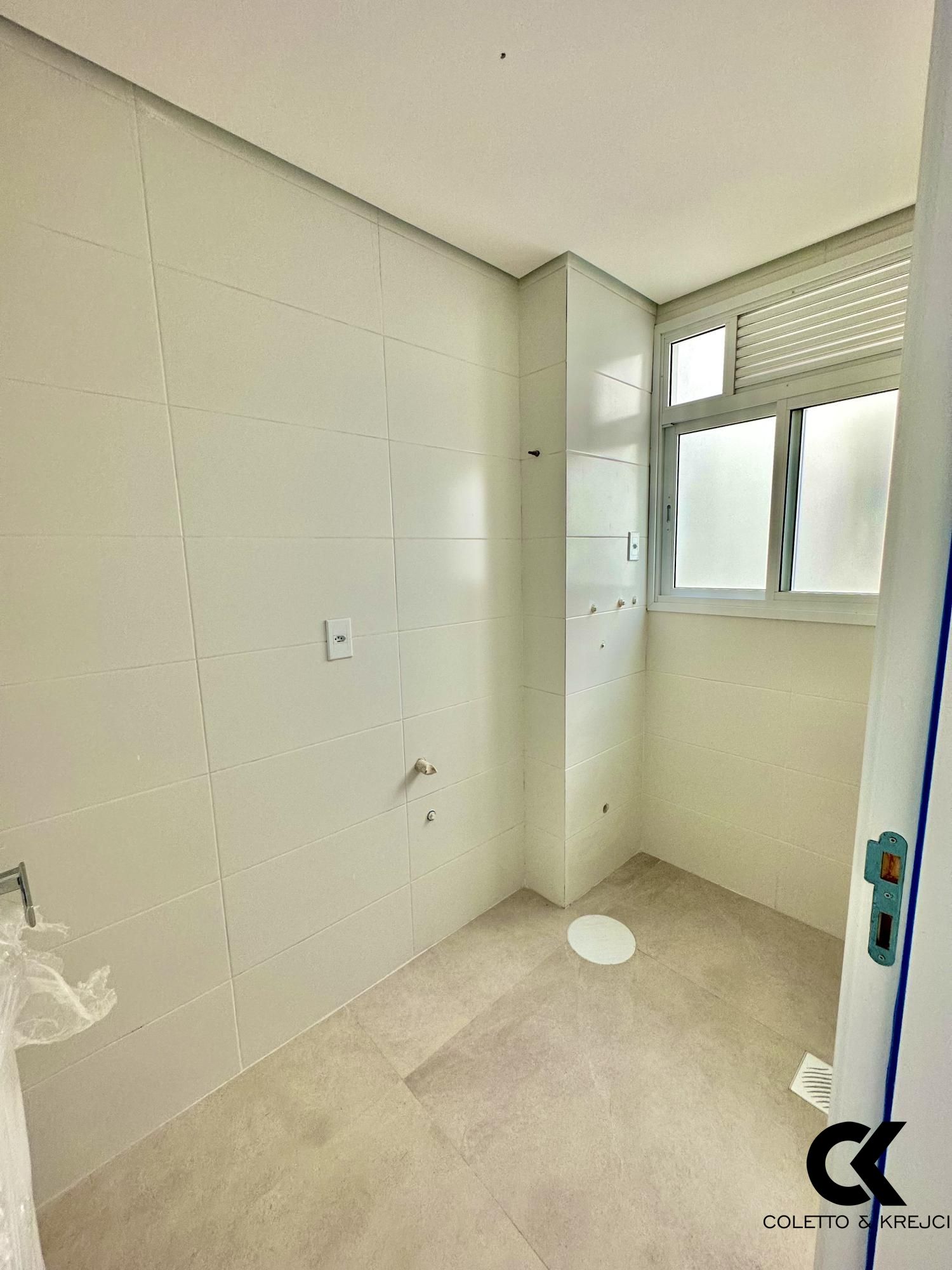 Apartamento à venda com 2 quartos, 80m² - Foto 7