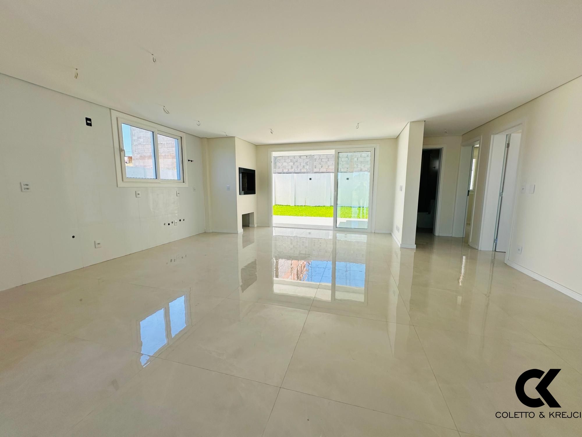 Casa de Condomínio à venda com 3 quartos, 215m² - Foto 3