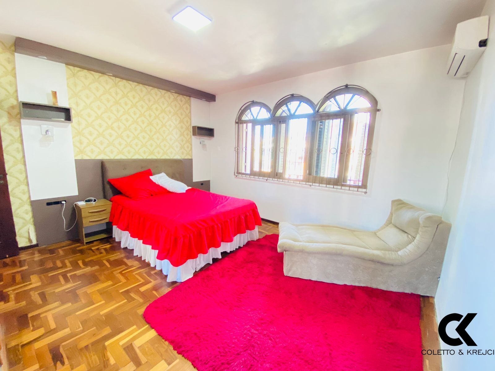 Casa à venda com 4 quartos, 226m² - Foto 10