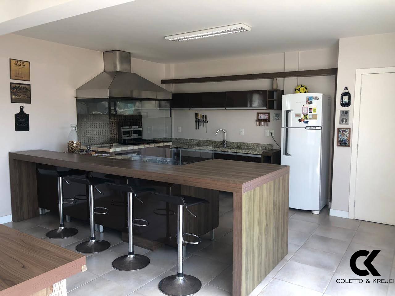 Apartamento à venda com 3 quartos, 252m² - Foto 3