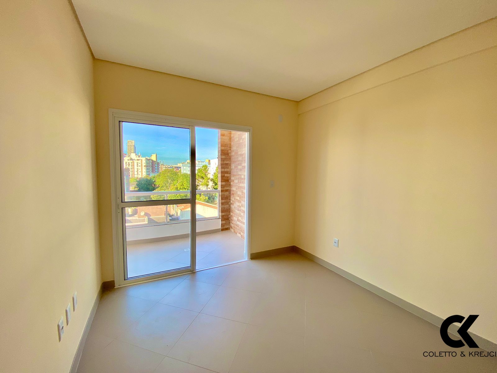 Apartamento à venda com 2 quartos, 68m² - Foto 3