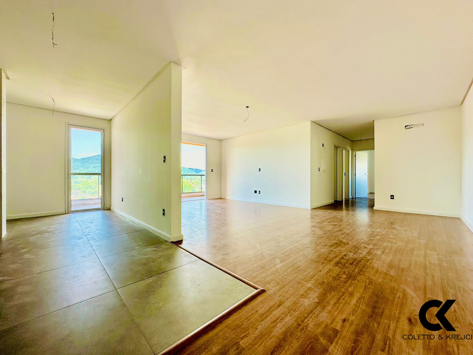 Apartamento à venda com 3 quartos, 126m² - Foto 2