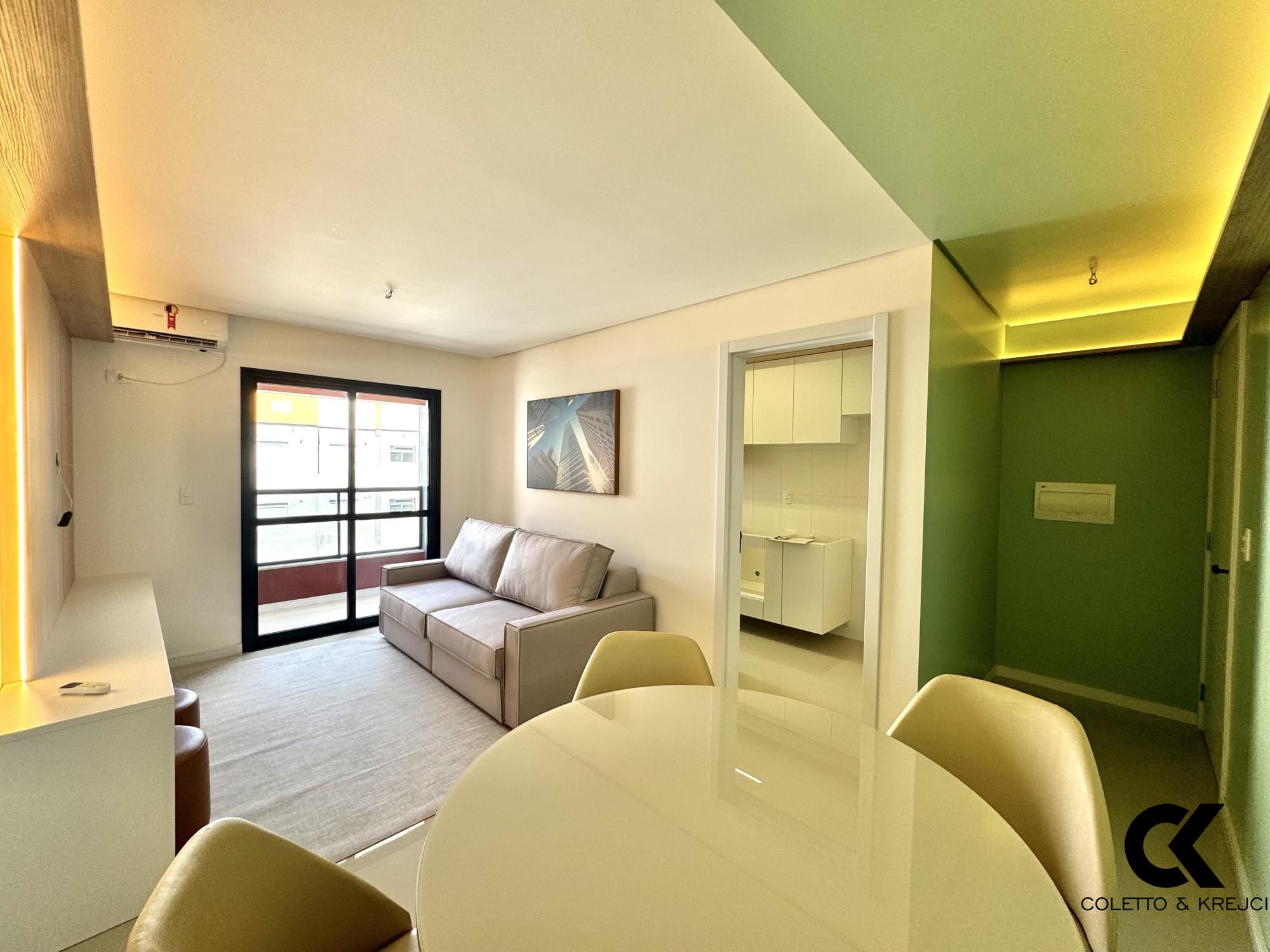 Apartamento à venda com 2 quartos, 68m² - Foto 2