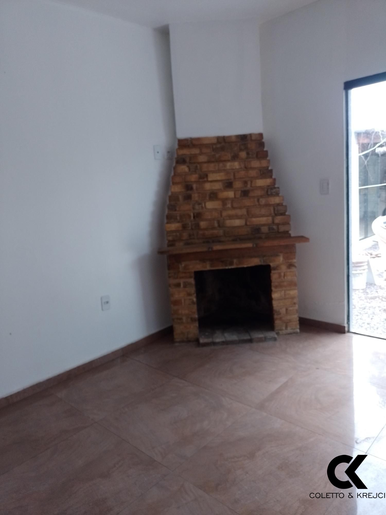 Casa à venda com 3 quartos, 81m² - Foto 2