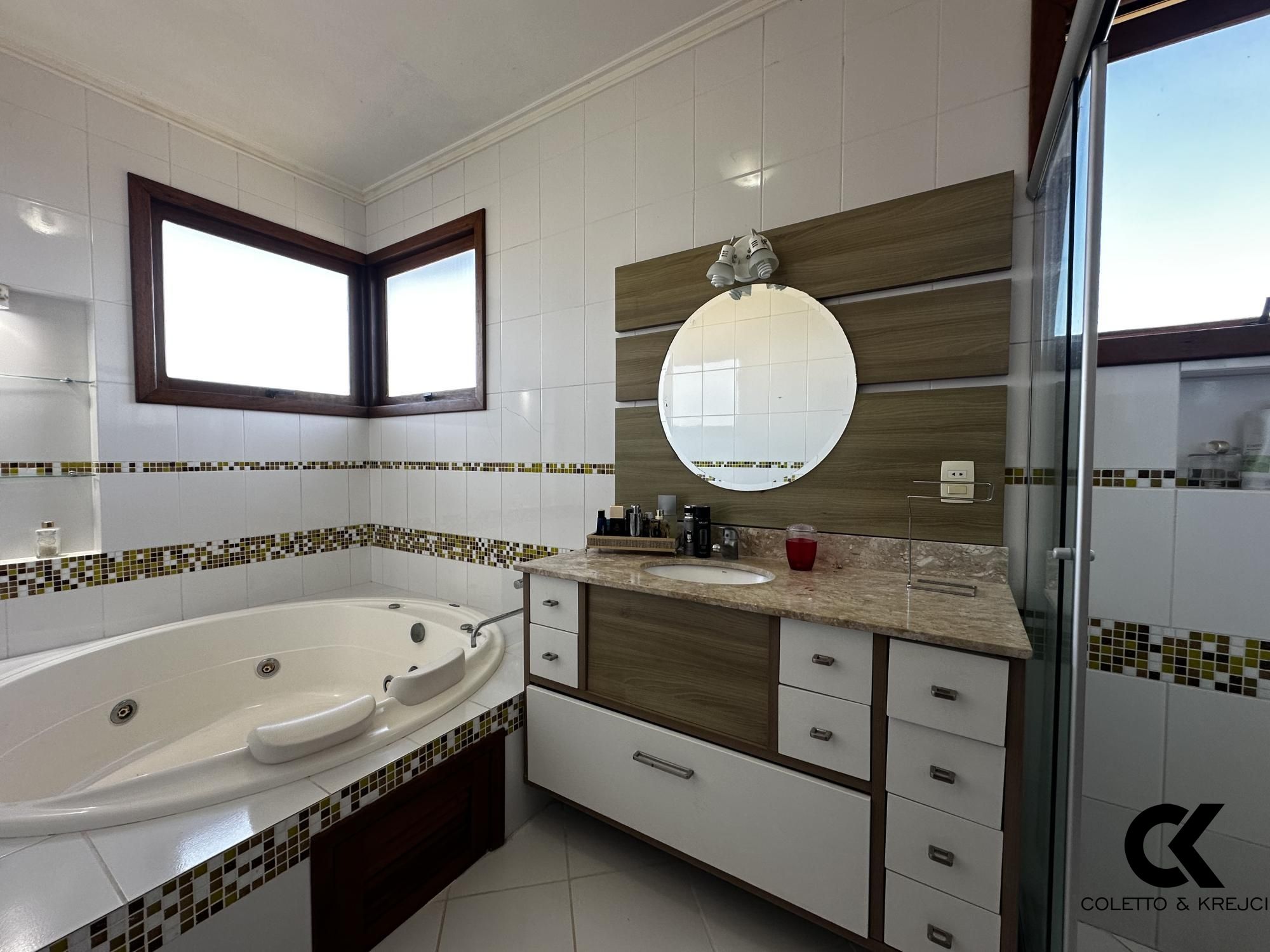 Casa de Condomínio à venda com 4 quartos, 324m² - Foto 18