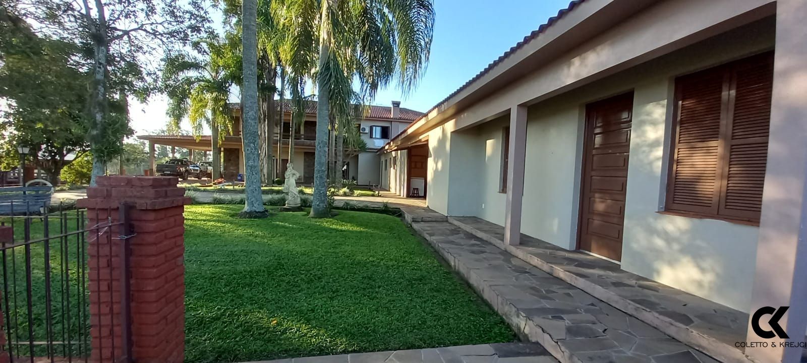 Fazenda à venda com 5 quartos, 700m² - Foto 4