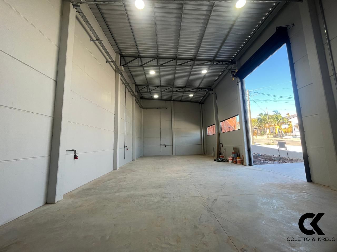 Depósito-Galpão-Armazém para alugar com 2 quartos, 255m² - Foto 5