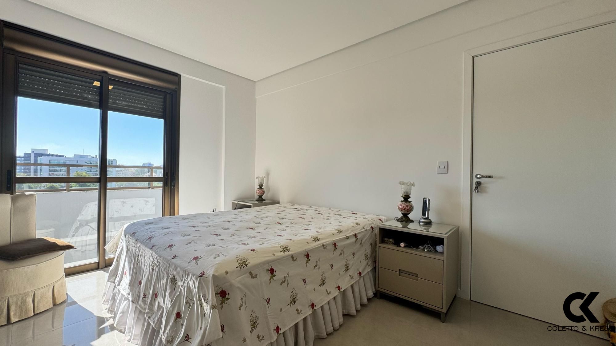 Apartamento à venda com 3 quartos, 137m² - Foto 10