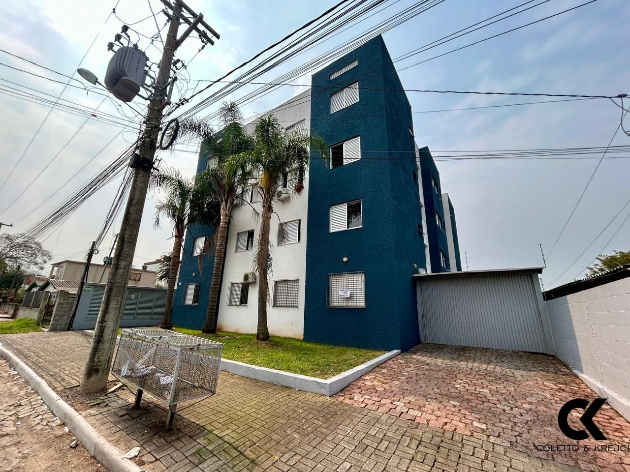 Apartamento à venda com 2 quartos, 57m² - Foto 1