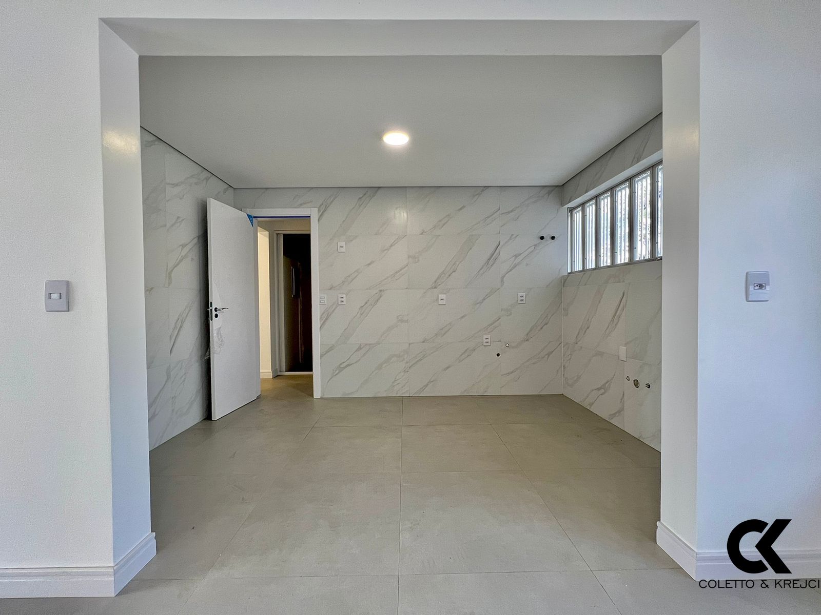 Casa à venda com 3 quartos, 300m² - Foto 14