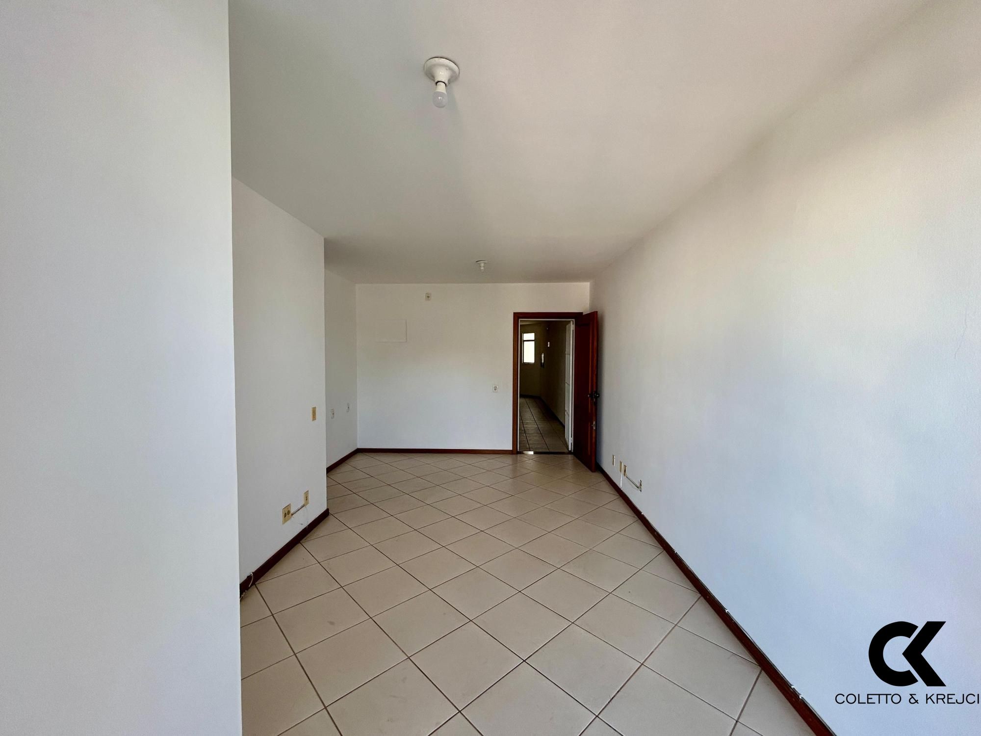 Apartamento à venda com 2 quartos, 60m² - Foto 5