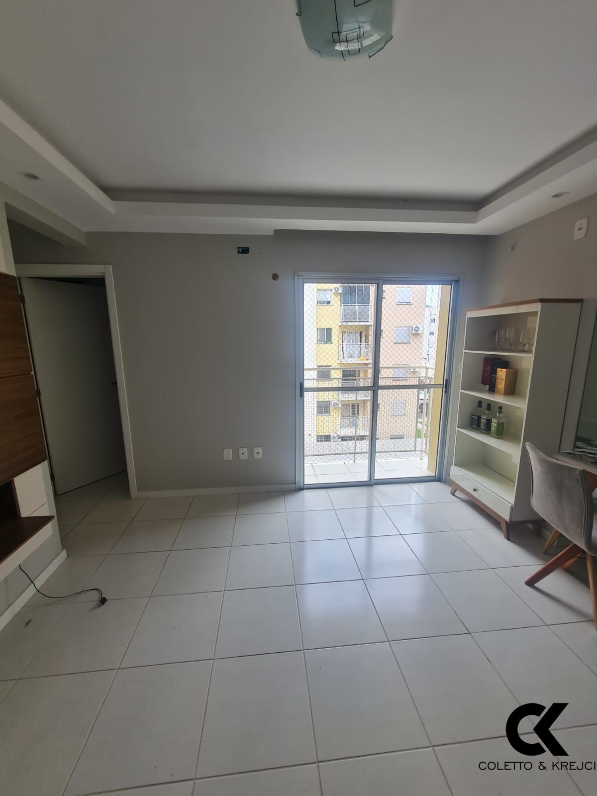 Apartamento à venda com 3 quartos, 60m² - Foto 3