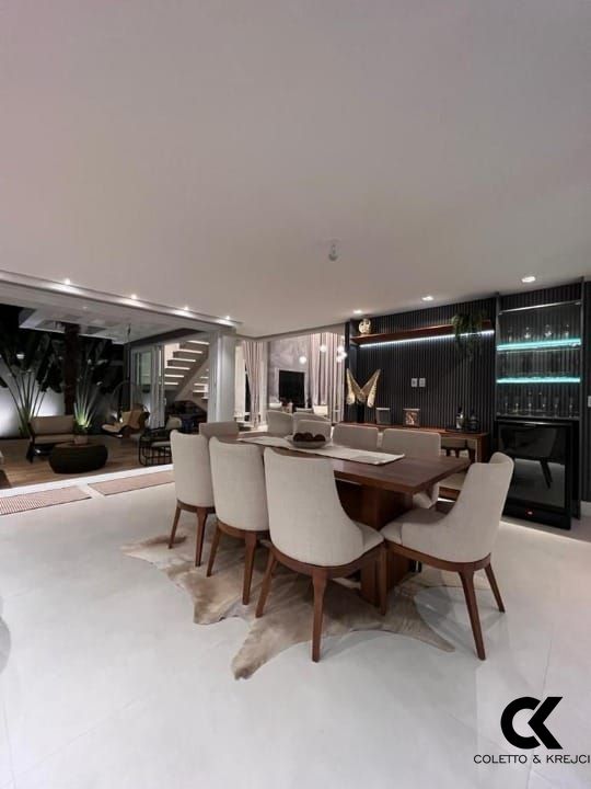 Casa, 3 quartos, 325 m² - Foto 11