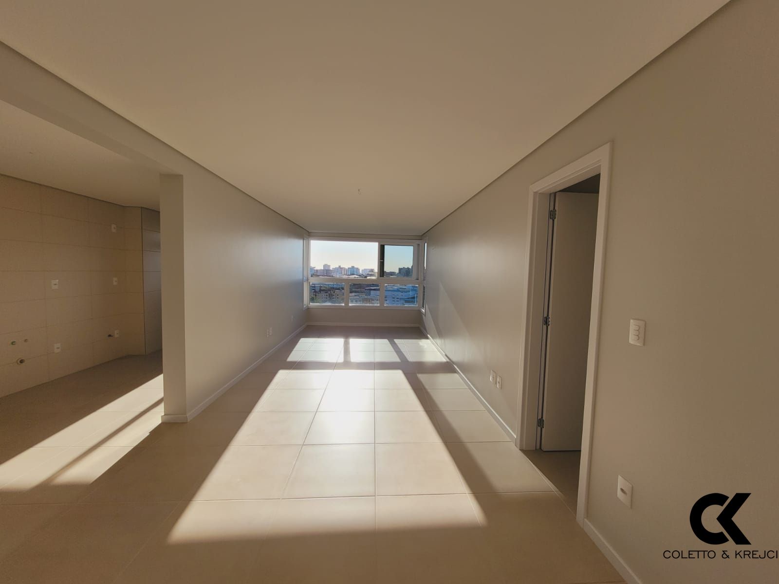 Apartamento à venda com 3 quartos, 93m² - Foto 1