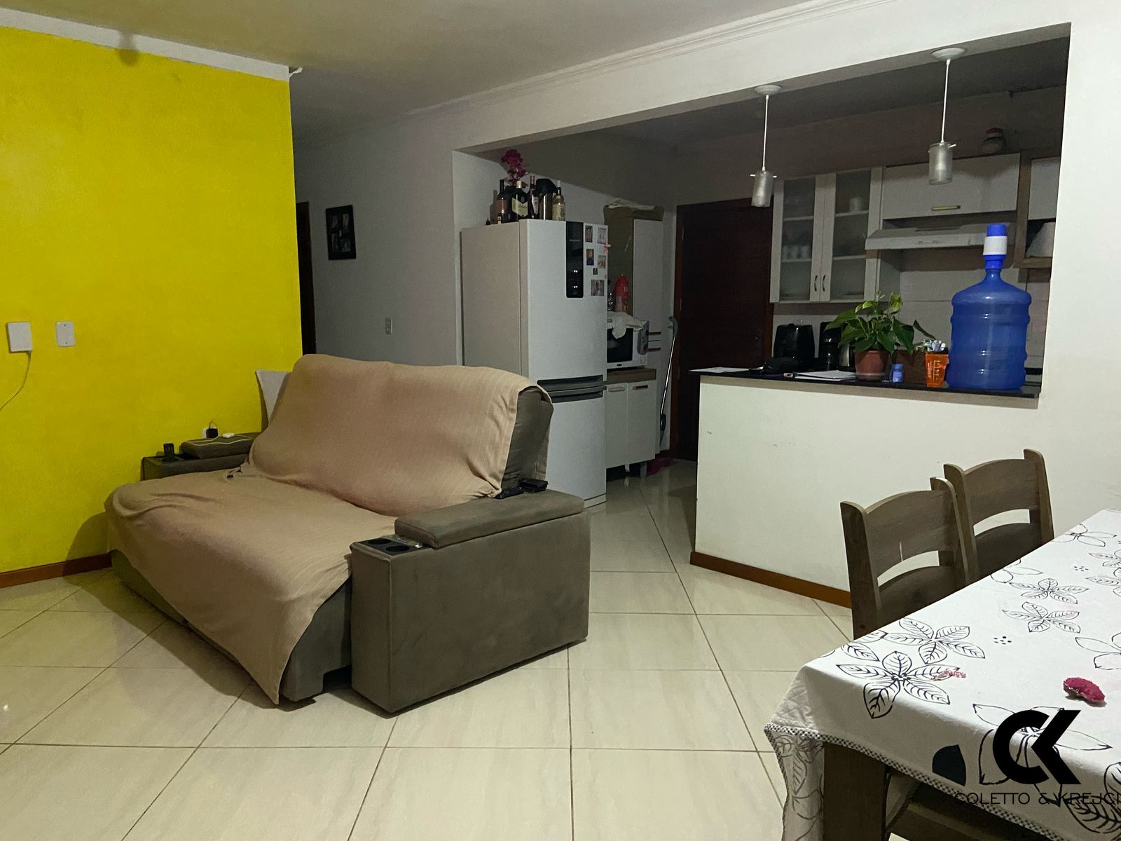 Casa à venda com 3 quartos, 155m² - Foto 1