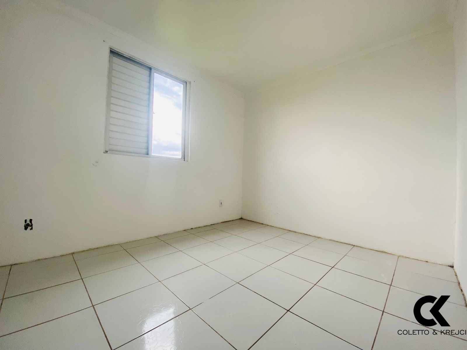 Apartamento à venda com 2 quartos, 38m² - Foto 2