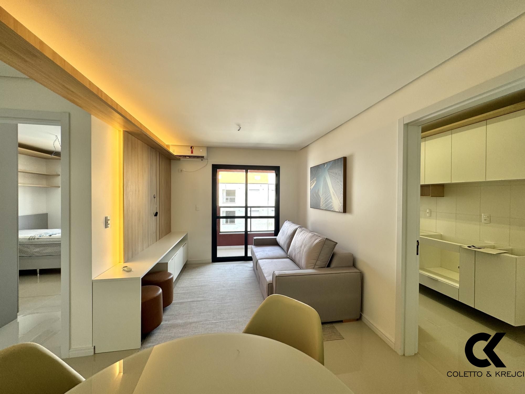 Apartamento à venda com 2 quartos, 68m² - Foto 1