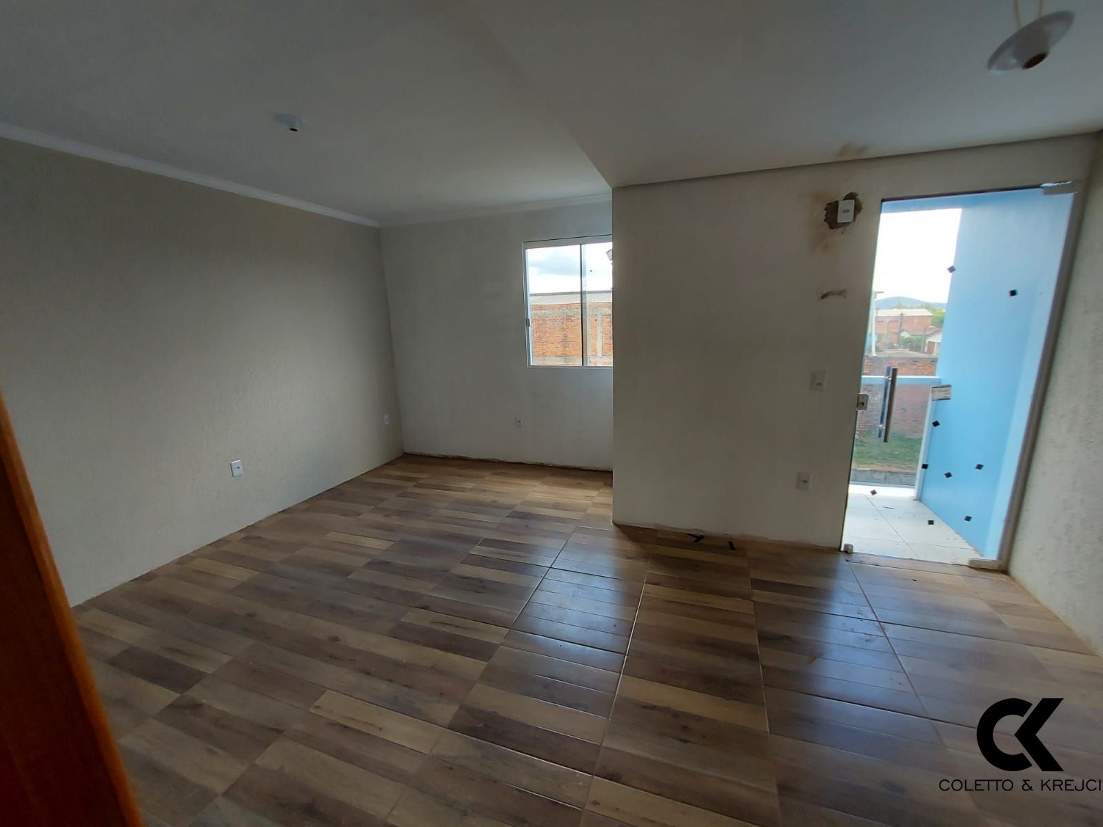 Casa à venda com 2 quartos, 90m² - Foto 2