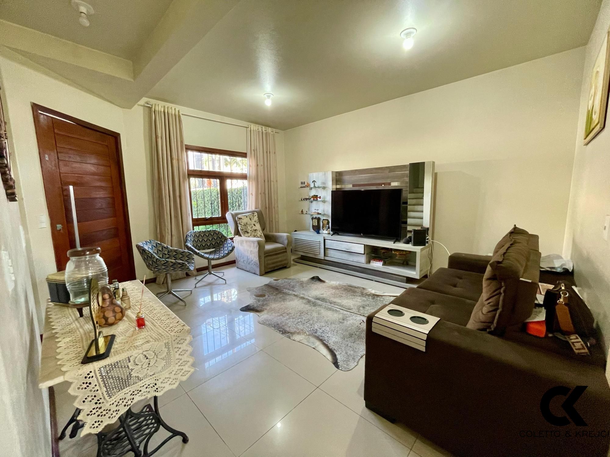 Casa à venda com 3 quartos, 160m² - Foto 1