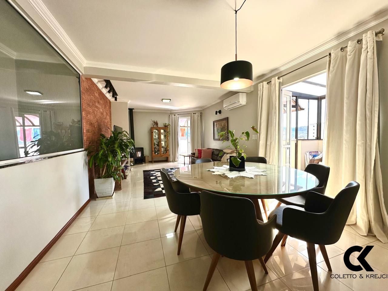 Cobertura à venda com 4 quartos, 218m² - Foto 1