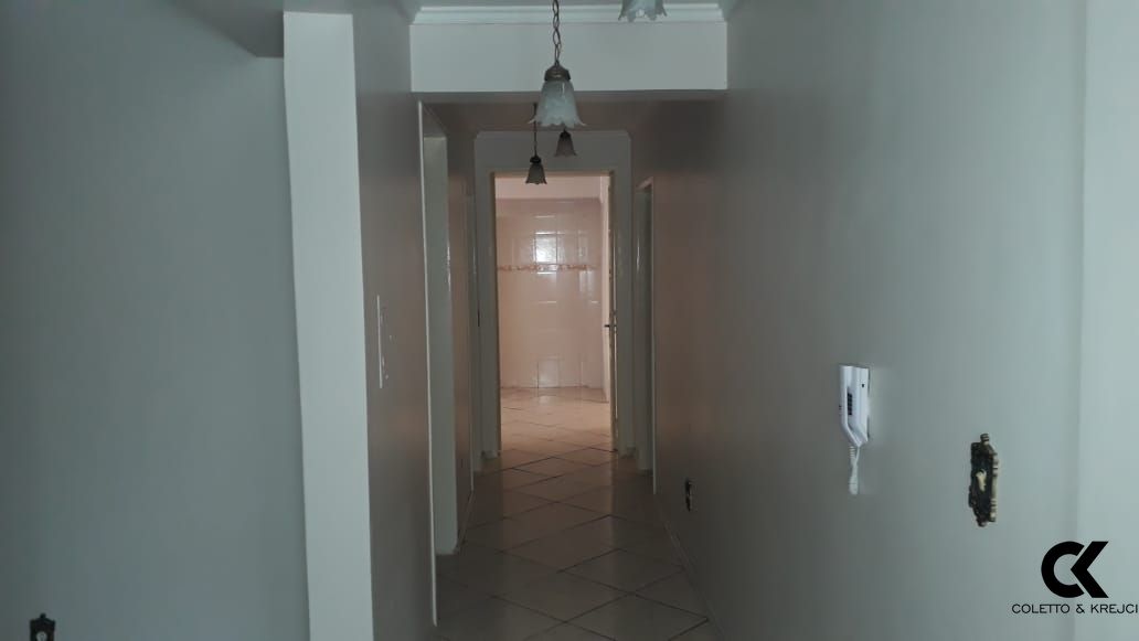 Apartamento à venda com 2 quartos, 103m² - Foto 2