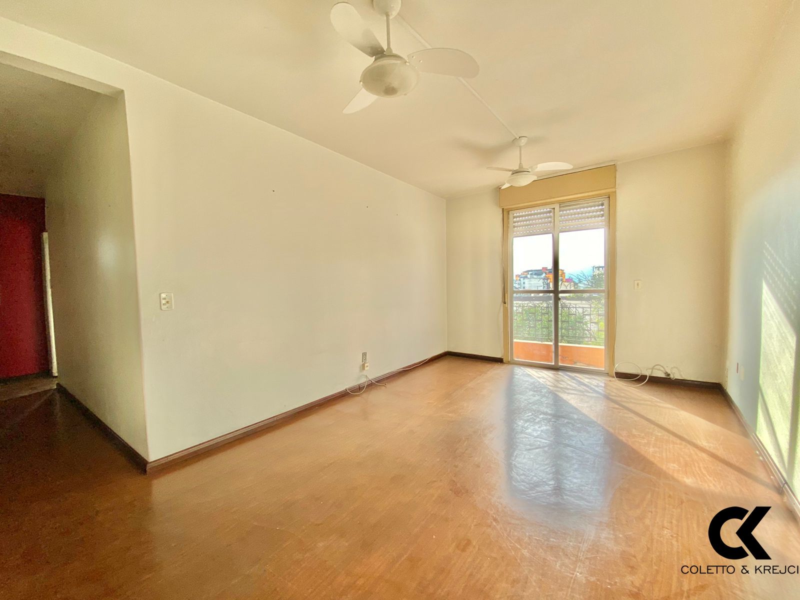 Apartamento à venda com 3 quartos, 84m² - Foto 2