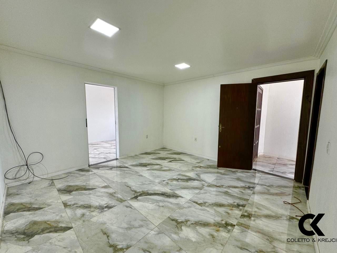 Casa à venda com -4 quartos, 186m² - Foto 10