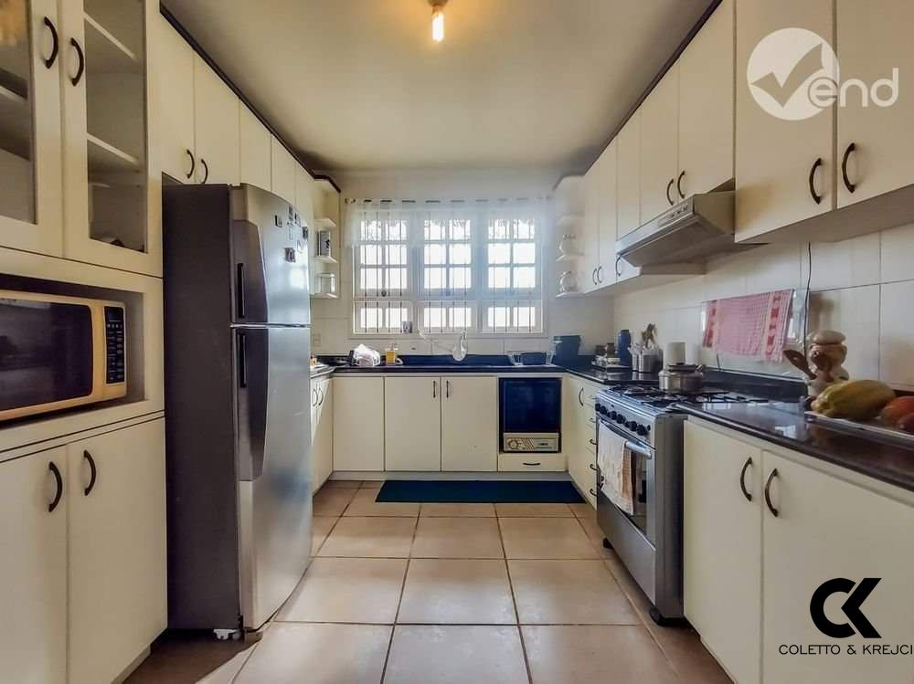 Casa à venda com 3 quartos, 263m² - Foto 5