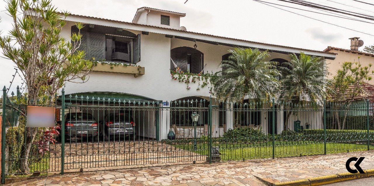 Casa à venda com 4 quartos, 358m² - Foto 1