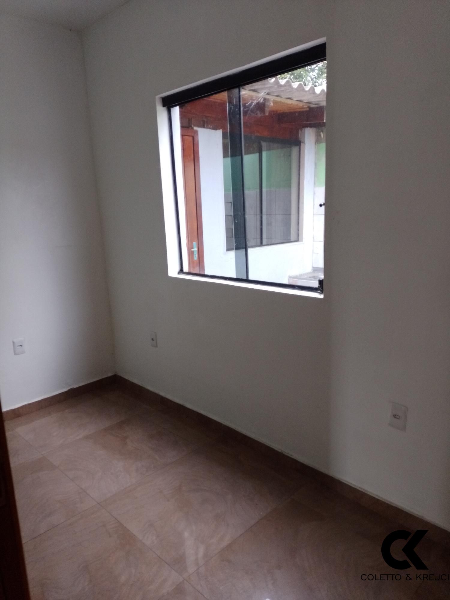 Casa à venda com 3 quartos, 81m² - Foto 11