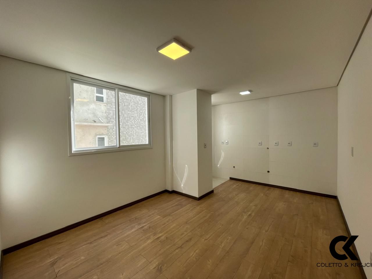 Apartamento à venda com 1 quarto, 34m² - Foto 2