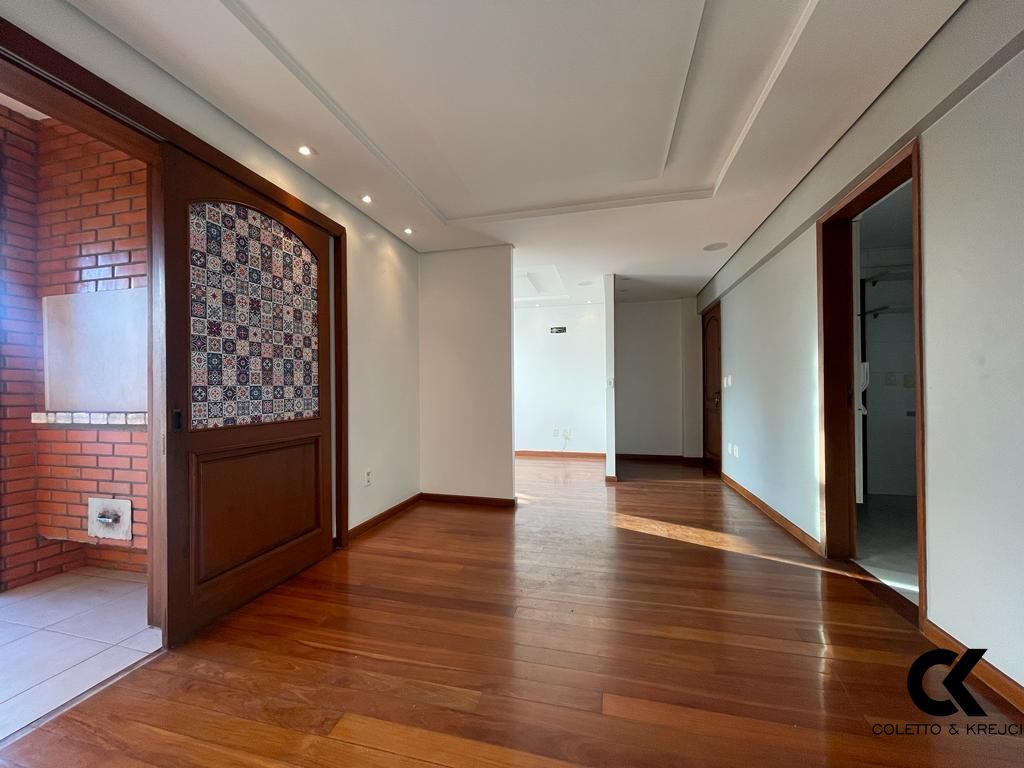 Apartamento à venda com 4 quartos, 141m² - Foto 3