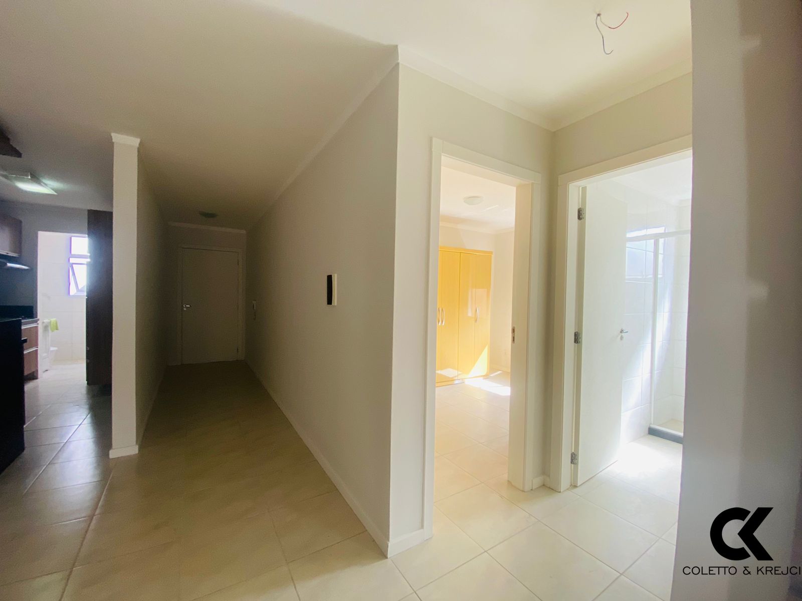 Apartamento à venda com 2 quartos, 76m² - Foto 3