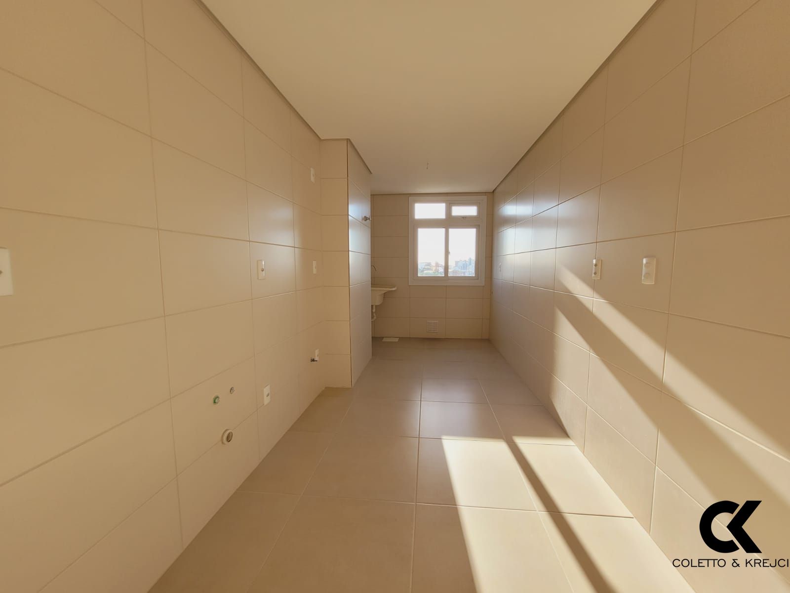 Apartamento à venda com 3 quartos, 93m² - Foto 3