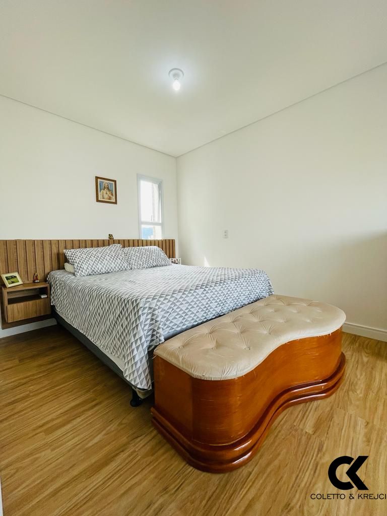 Apartamento à venda com 3 quartos, 131m² - Foto 9