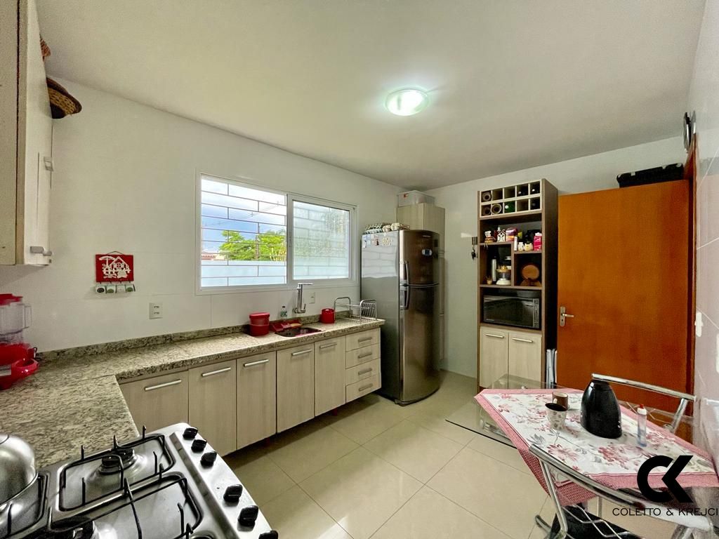 Casa à venda com 2 quartos, 81m² - Foto 6