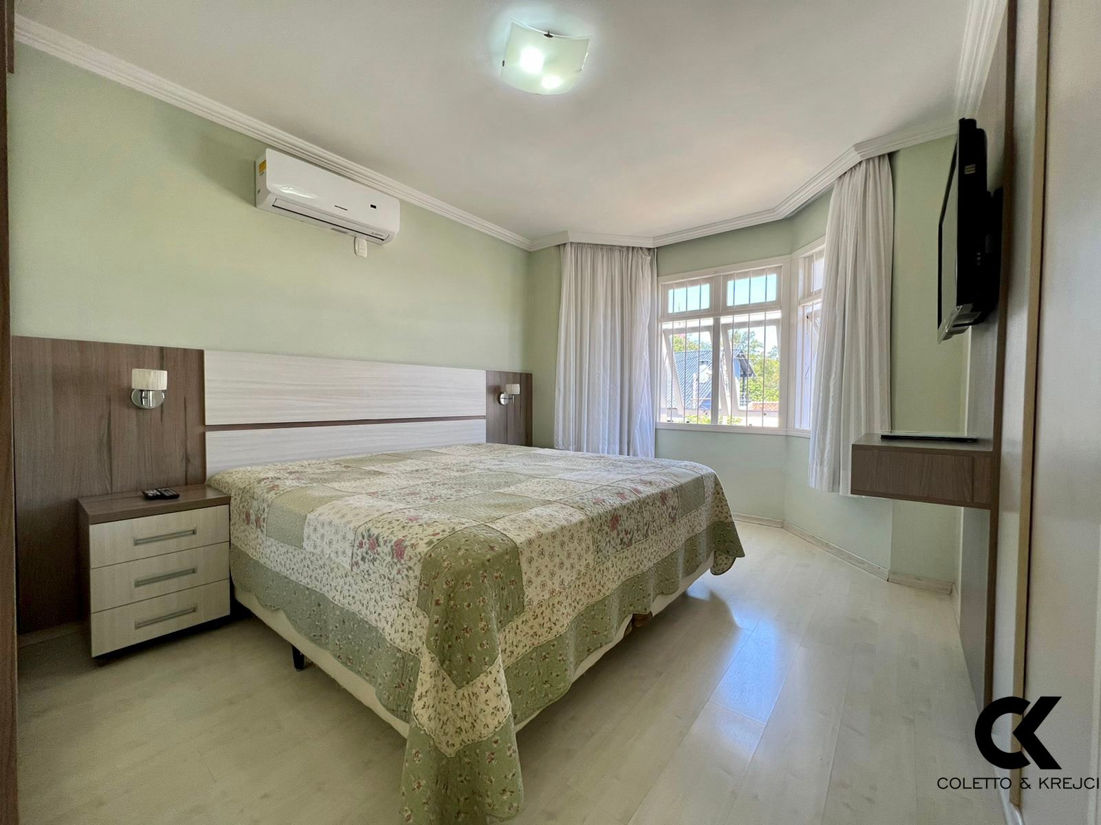 Casa à venda com 4 quartos, 199m² - Foto 12