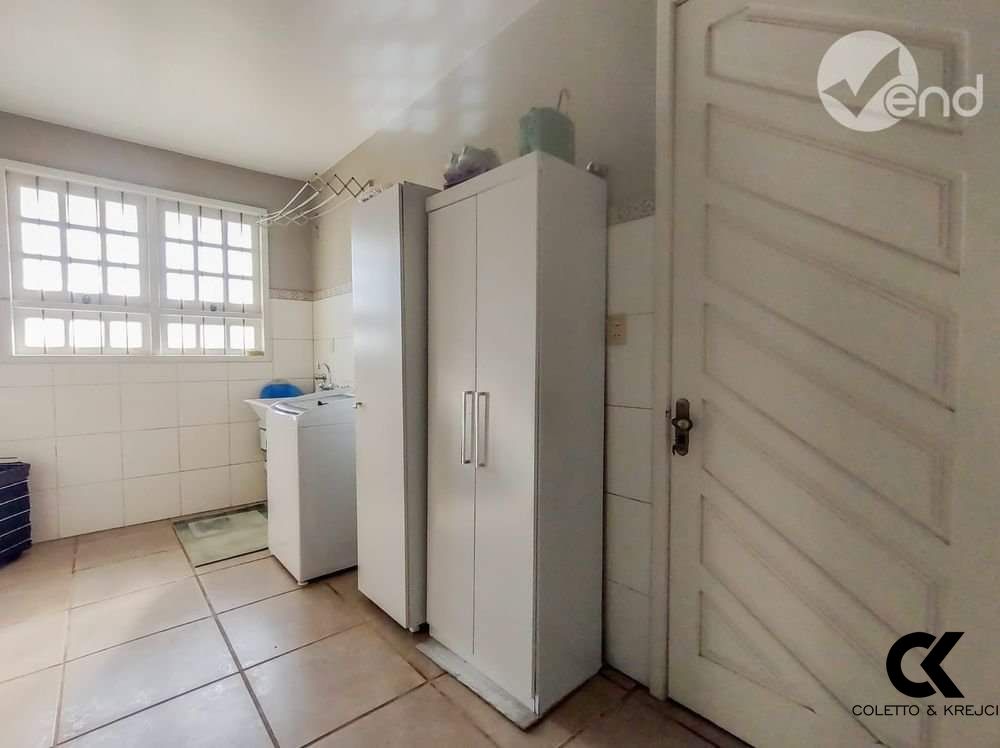 Casa à venda com 3 quartos, 263m² - Foto 14