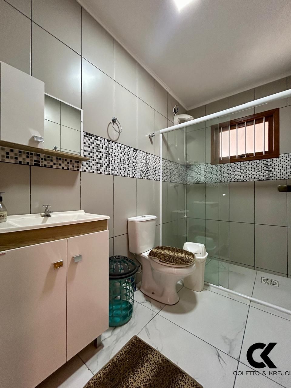 Casa à venda com 3 quartos, 170m² - Foto 9