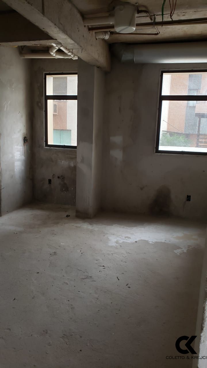 Apartamento à venda com 4 quartos, 220m² - Foto 12